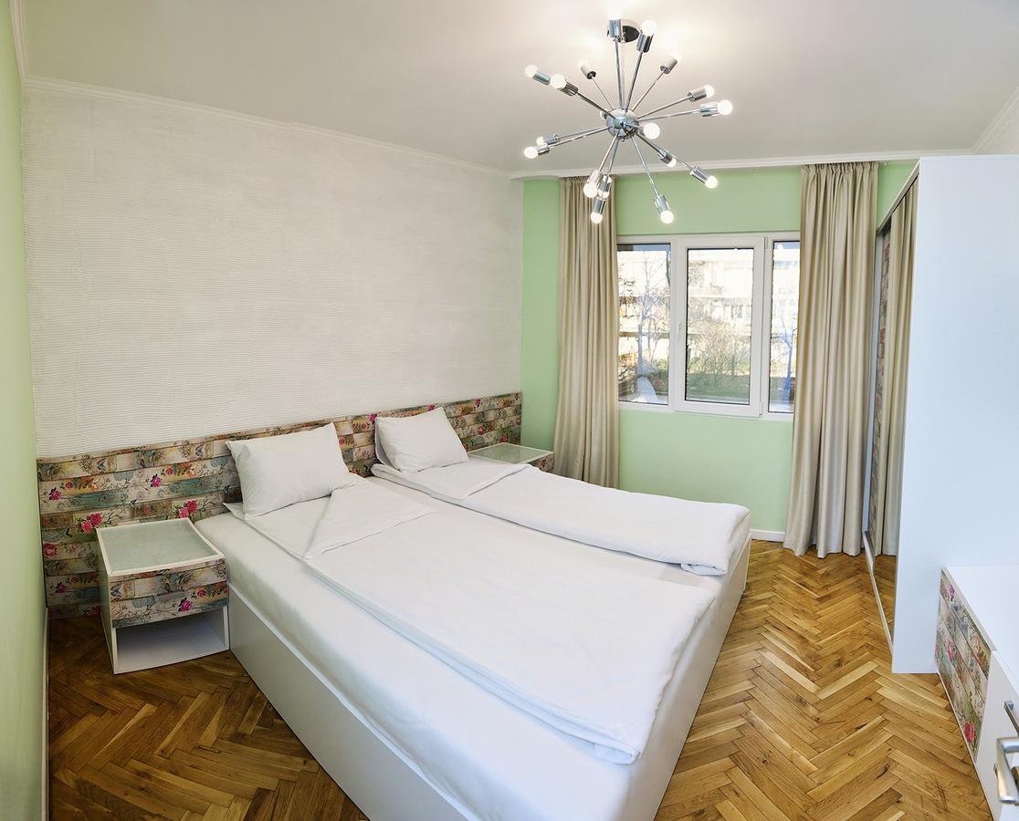 Chaika Apartment Varna Exterior photo